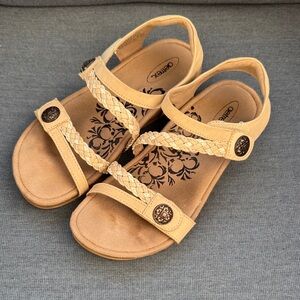 Aetrex Women's Jillian Braided Adjustable Quarter Strap Sandals Ivory Size 7
